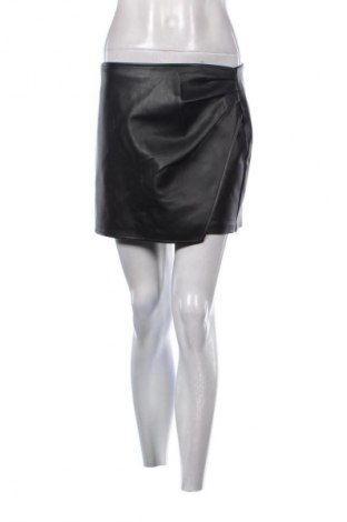 Пола - панталон Fb Sister, Размер M, Цвят Черен, Цена 8,50 €