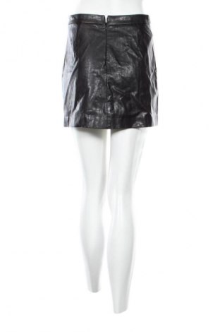 Пола Bershka, Размер S, Цвят Черен, Цена 16,36 €