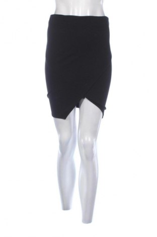 Пола Bershka, Размер S, Цвят Черен, Цена 5,00 €