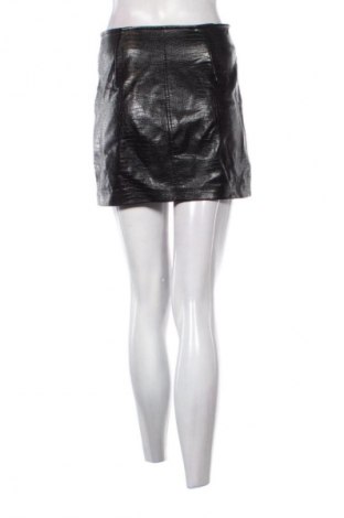 Пола Bershka, Размер S, Цвят Черен, Цена 6,64 €