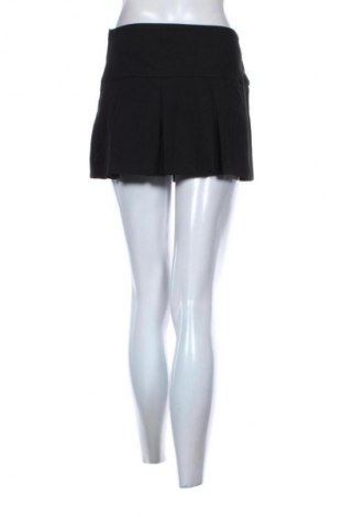 Пола Bershka, Размер S, Цвят Черен, Цена 10,22 €