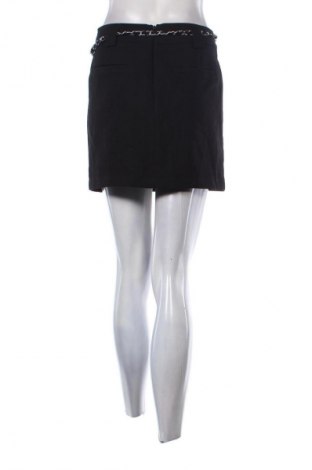 Пола Bershka, Размер M, Цвят Черен, Цена 7,15 €