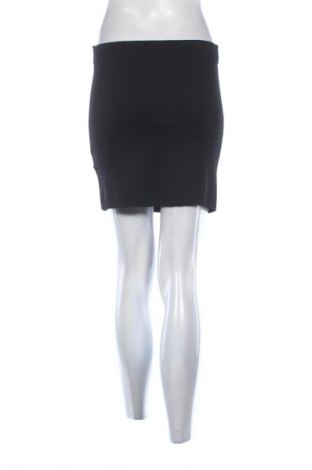 Пола H&M, Размер XS, Цвят Черен, Цена 10,22 €