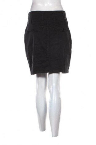 Пола In Wear, Размер M, Цвят Черен, Цена 16,36 €