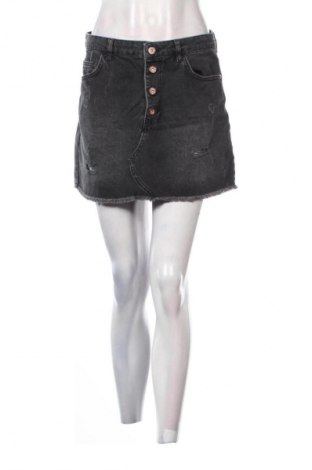 Пола LCW, Размер M, Цвят Сив, Цена 15,33 €