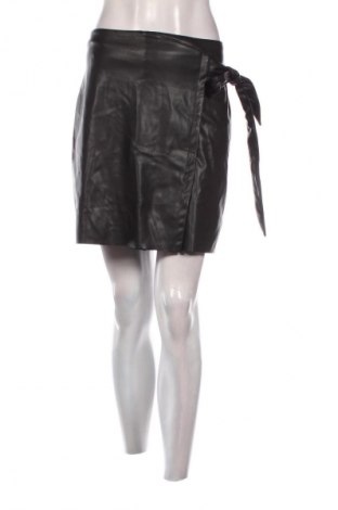 Пола ONLY, Размер XL, Цвят Черен, Цена 8,69 €