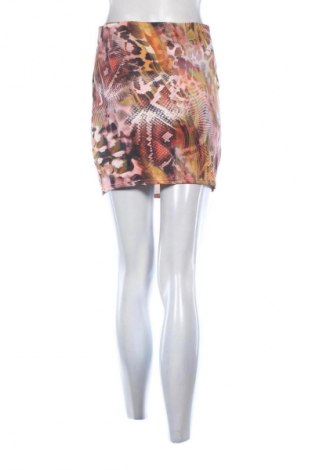 Пола Pretty Little Thing, Размер M, Цвят Многоцветен, Цена 11,75 €