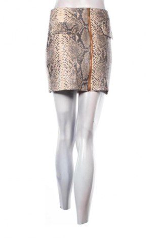 Пола Pretty Little Thing, Размер S, Цвят Многоцветен, Цена 7,15 €