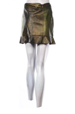 Пола Pull&Bear, Размер M, Цвят Зелен, Цена 9,71 €