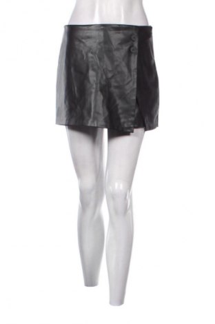 Пола Pull&Bear, Размер M, Цвят Черен, Цена 6,13 €