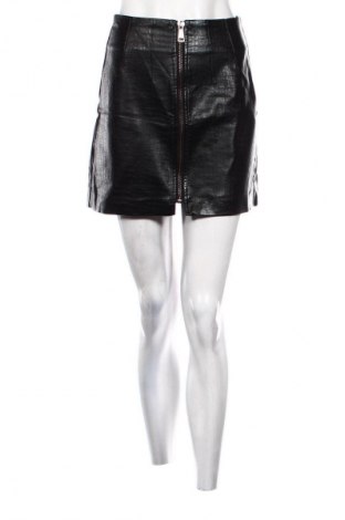 Пола Stradivarius, Размер S, Цвят Черен, Цена 8,18 €