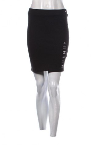 Пола Tommy Jeans, Размер S, Цвят Черен, Цена 24,54 €