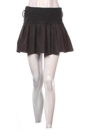 Пола Unbranded, Размер S, Цвят Черен, Цена 4,60 €