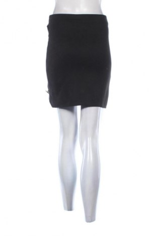 Пола Unbranded, Размер S, Цвят Черен, Цена 8,18 €