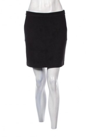 Пола VILA, Размер M, Цвят Черен, Цена 2,55 €