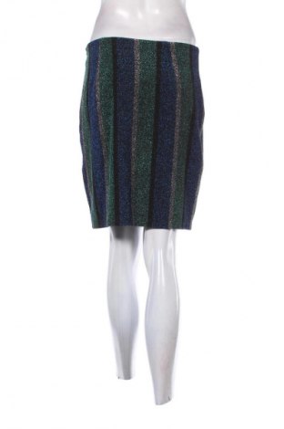 Пола Vero Moda, Размер M, Цвят Многоцветен, Цена 10,22 €