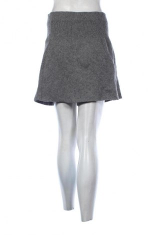 Sukně Zara, Velikost M, Barva Šedá, Cena  149,00 Kč