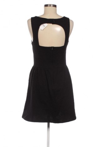 Рокля Amisu, Размер M, Цвят Черен, Цена 13,18 €