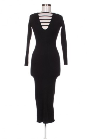 Рокля Bershka, Размер XS, Цвят Черен, Цена 25,00 €