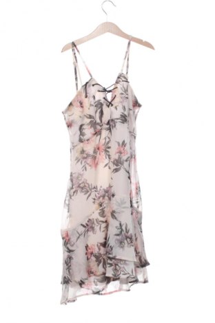 Рокля Bershka, Размер S, Цвят Многоцветен, Цена 18,40 €