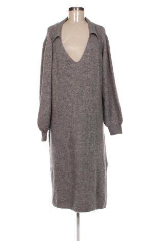 Рокля Body Flirt, Размер XL, Цвят Сив, Цена 11,75 €