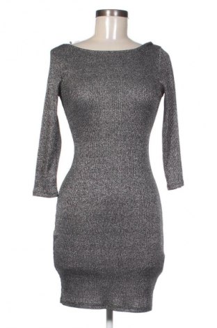 Рокля Clockhouse, Размер S, Цвят Сребрист, Цена 4,63 €