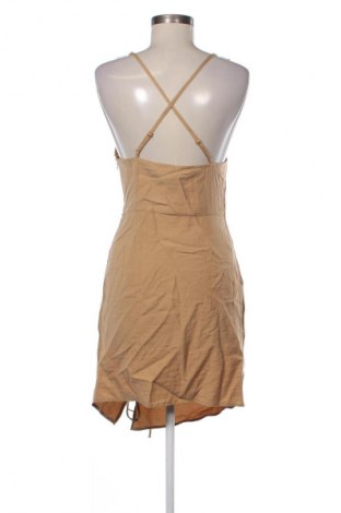 Рокля Cropp, Размер M, Цвят Бежов, Цена 14,93 €
