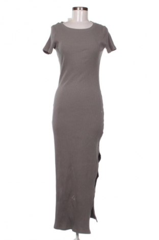 Рокля Cropp, Размер L, Цвят Сив, Цена 34,76 €