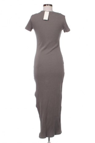 Рокля Cropp, Размер L, Цвят Сив, Цена 34,76 €