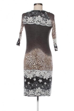 Рокля Daphne, Размер M, Цвят Многоцветен, Цена 17,89 €