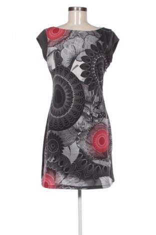 Рокля Desigual, Размер L, Цвят Многоцветен, Цена 78,86 €