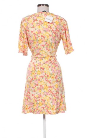 Рокля F&F, Размер L, Цвят Многоцветен, Цена 13,29 €