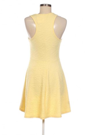 Рокля Fb Sister, Размер M, Цвят Жълт, Цена 10,21 €