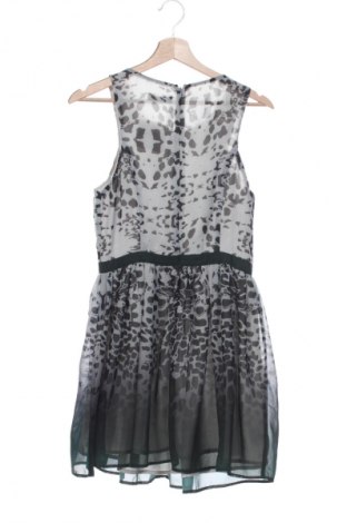 Рокля Guess, Размер S, Цвят Многоцветен, Цена 49,08 €