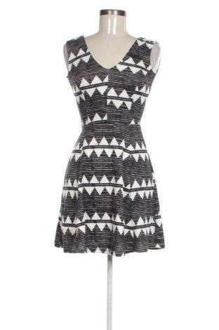 Рокля H&M, Размер XS, Цвят Многоцветен, Цена 15,84 €