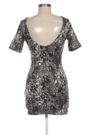 Рокля H&M Divided, Размер S, Цвят Многоцветен, Цена 7,15 €
