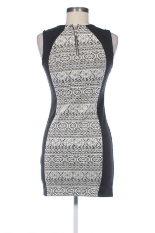 Рокля H&M Divided, Размер M, Цвят Многоцветен, Цена 16,53 €