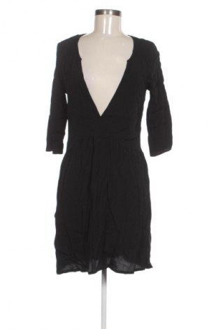 Sukienka Ichi, Rozmiar S, Kolor Czarny, Cena 23,99 zł