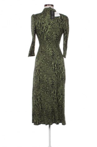 Рокля New Look, Размер S, Цвят Многоцветен, Цена 26,58 €