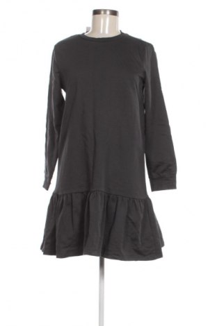 Рокля ONLY, Размер XXS, Цвят Сив, Цена 9,20 €