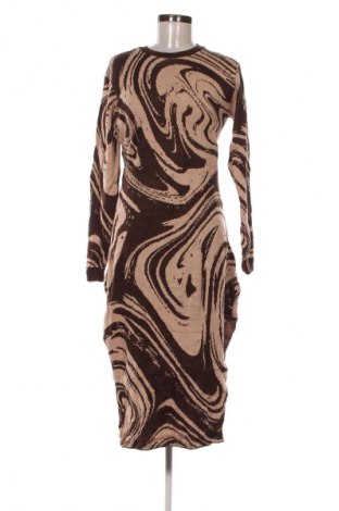 Sukienka Pretty Little Thing, Rozmiar L, Kolor Kolorowy, Cena 55,99 zł