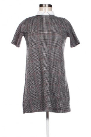 Рокля Pull&Bear, Размер S, Цвят Многоцветен, Цена 26,88 €