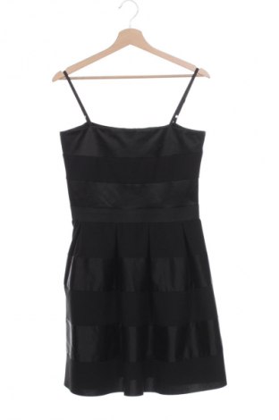 Kleid Rinascimento, Größe L, Farbe Schwarz, Preis 39,99 €