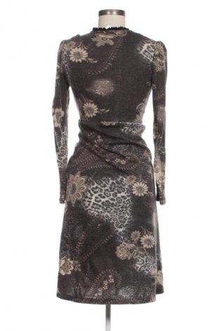 Рокля Rosita, Размер M, Цвят Многоцветен, Цена 14,31 €