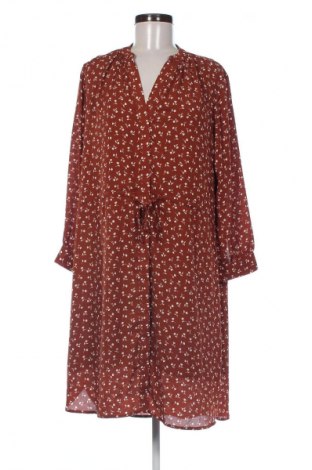 Рокля Selected Femme, Размер M, Цвят Многоцветен, Цена 11,24 €