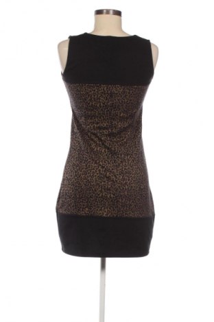 Рокля Simple, Размер M, Цвят Многоцветен, Цена 8,56 €