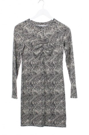 Рокля Sinsay, Размер M, Цвят Многоцветен, Цена 18,22 €