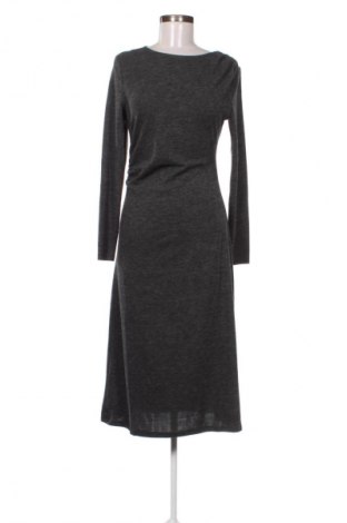 Sukienka Sinsay, Rozmiar M, Kolor Szary, Cena 106,99 zł