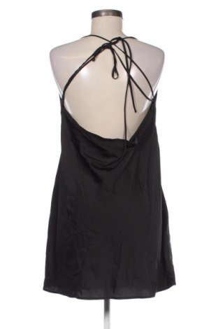 Рокля Stradivarius, Размер L, Цвят Черен, Цена 15,91 €