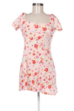 Рокля Stradivarius, Размер S, Цвят Многоцветен, Цена 14,31 €